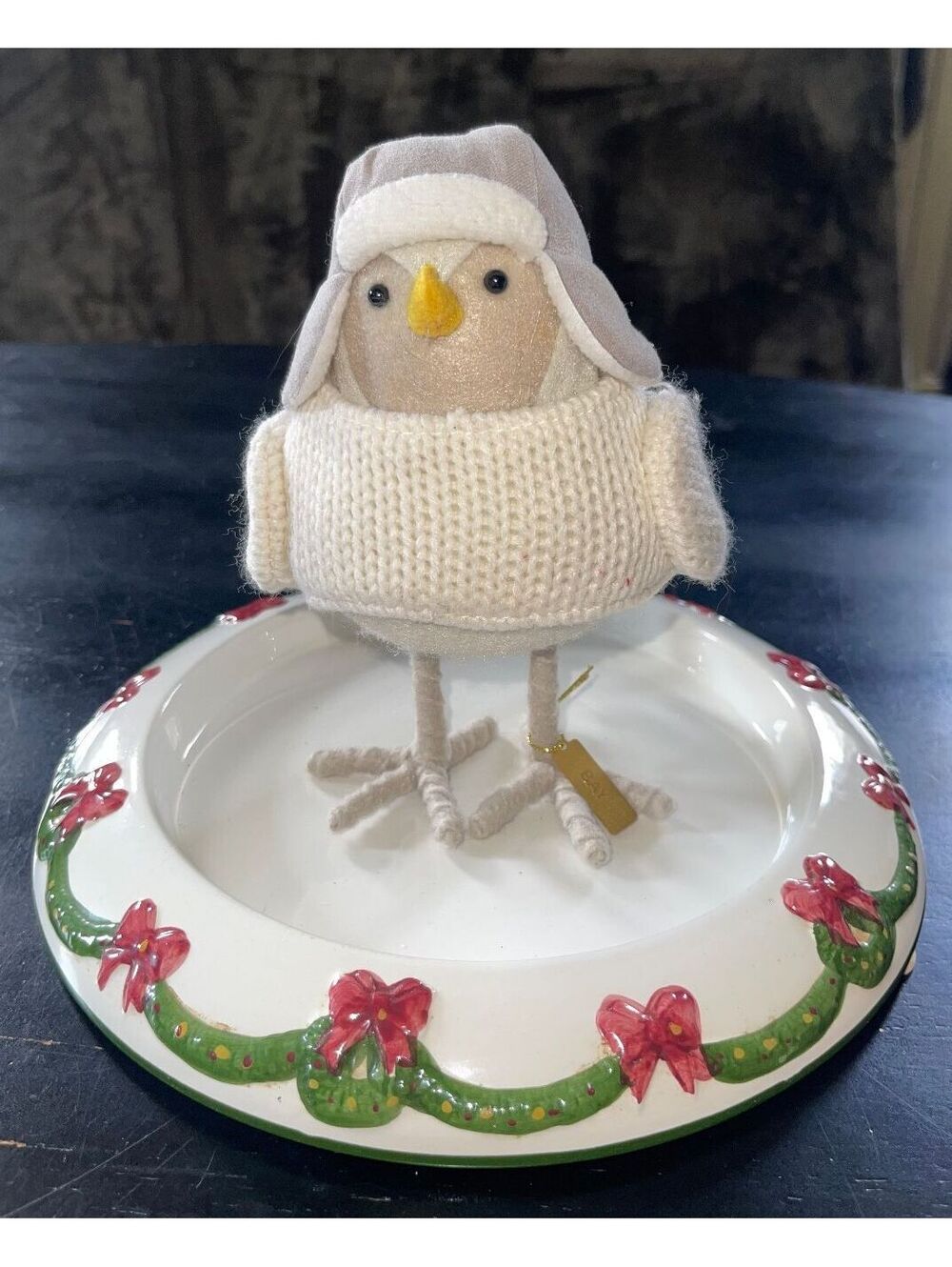 Bay- 2023 Holiday Bird Figurine with Knitted Sweater-Featherly Friends